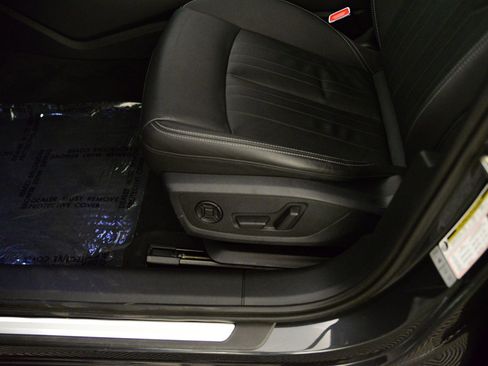 Used 2023 Audi A6 2.0T Premium w/ Convenience Package image 25