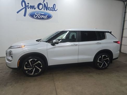 Used 2022 Mitsubishi Outlander ES image 22