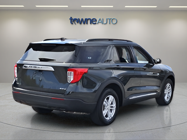Used 2023 Ford Explorer XLT AWD/4WD image 6