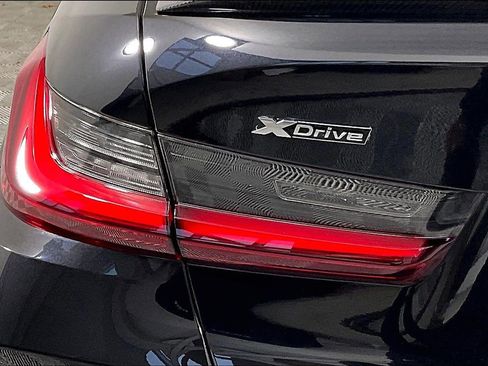 Used 2023 BMW M3 Competition w/ M Carbon Exterior Package image 30