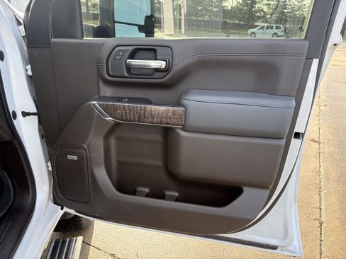 Used 2022 GMC Sierra 2500 Denali w/ Denali Ultimate Package image 19
