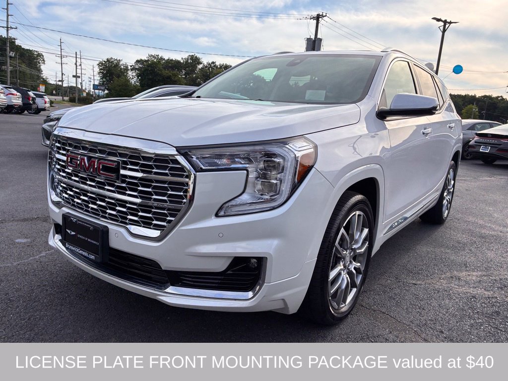 Used 2023 GMC Terrain Denali AWD/4WD image 3