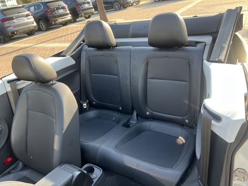 Used 2018 Volkswagen Beetle S image 31