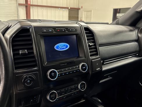 Used 2021 Ford Expedition Max Limited image 9