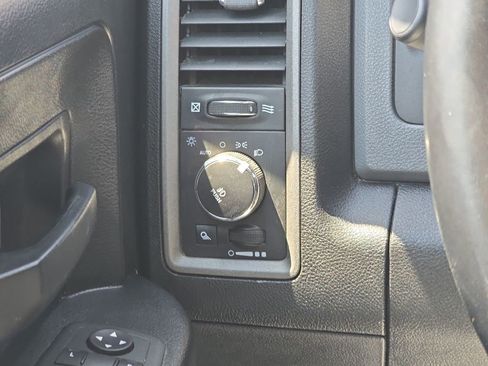Used 2020 RAM 1500 Express w/ Express Value Package AWD/4WD image 30