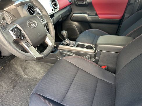 Used 2022 Toyota Tacoma SR5 image 10