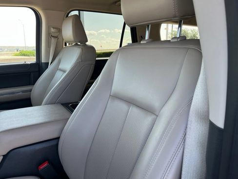 Used 2024 Ford Expedition Max XLT RWD image 11