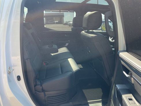 Used 2024 Toyota Tundra Platinum AWD/4WD image 39