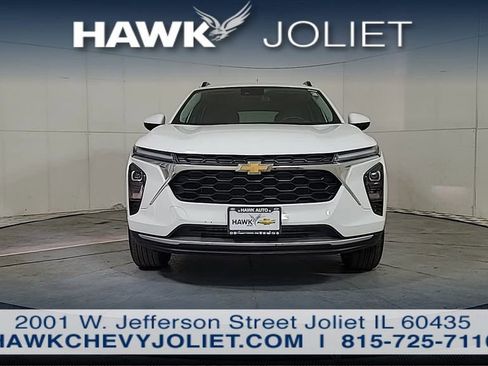 Used 2025 Chevrolet Trax LT w/ Driver Confidence Package image 2