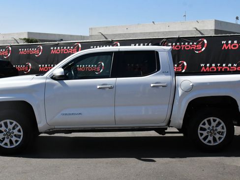 Used 2024 Toyota Tacoma SR5 AWD/4WD image 4