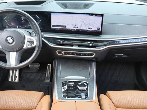 Used 2024 BMW X7 xDrive40i w/ M Sport Package AWD/4WD image 17