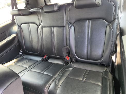 Used 2024 Jeep Wagoneer L Series II RWD image 15