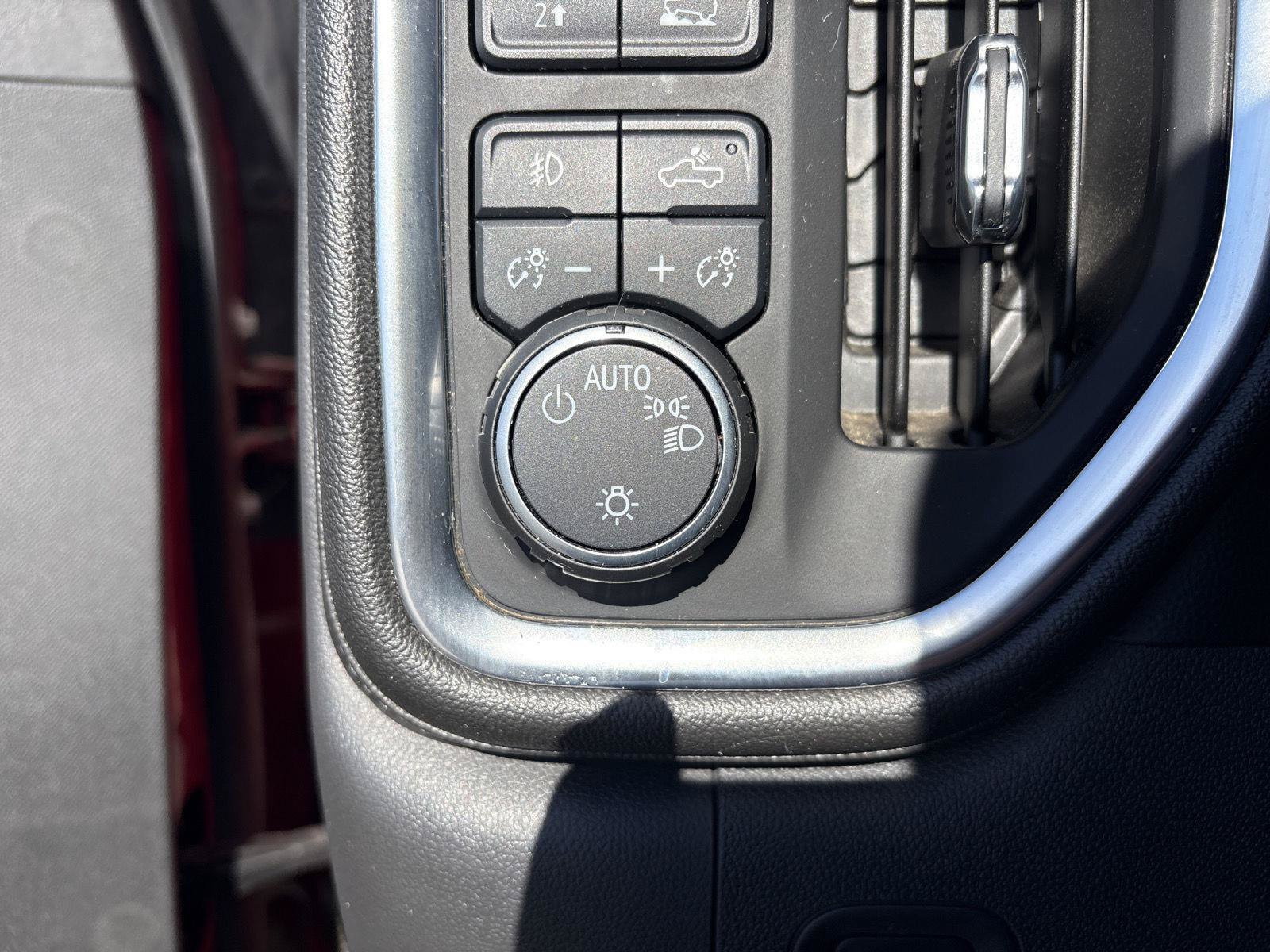 Used 2019 Chevrolet Silverado 1500 LT w/ All-Star Edition AWD/4WD image 18