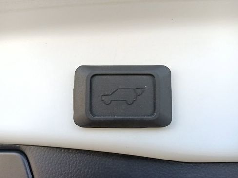 Used 2024 Toyota RAV4 XLE w/ Convenience Package image 30