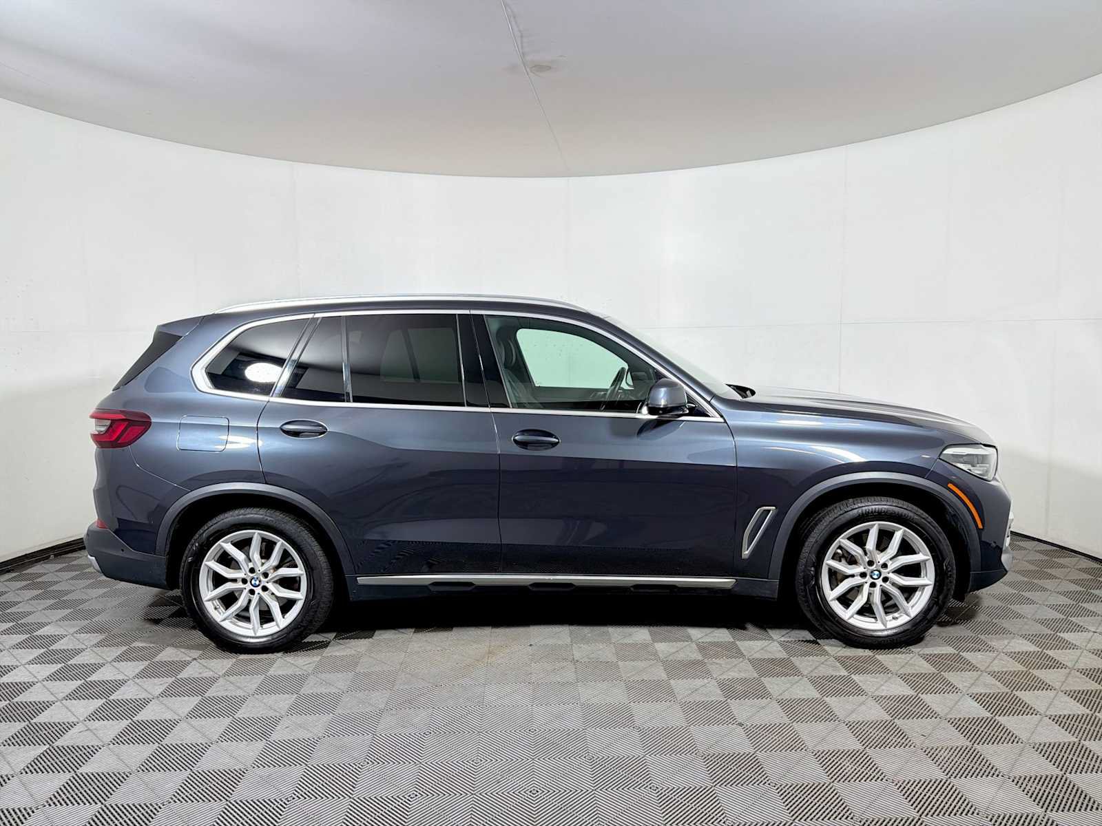 Used 2022 BMW X5 xDrive40i w/ Premium Package AWD/4WD image 7