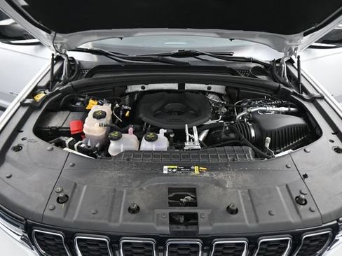 Used 2023 Jeep Grand Cherokee 4WD 4xe image 28