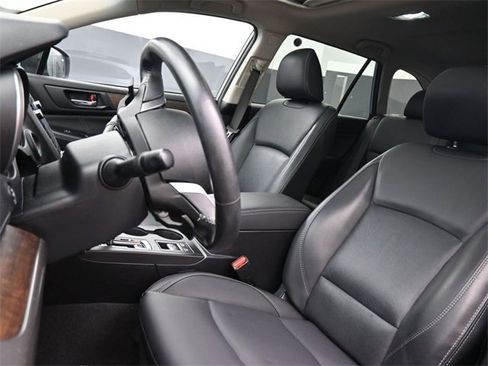 Used 2019 Subaru Outback 2.5i Limited w/ Popular Package #2 image 9