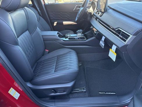New 2026 Mitsubishi Outlander SEL FWD image 23