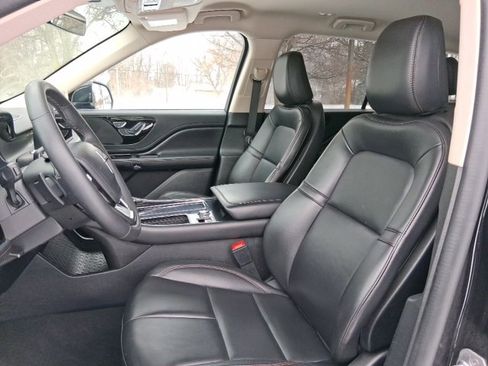 Used 2023 Lincoln Aviator AWD w/ Class IV Trailer Tow Package image 14