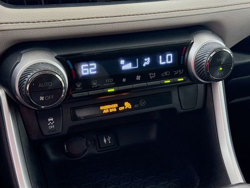 Certified 2019 Toyota RAV4 XLE FWD image 16