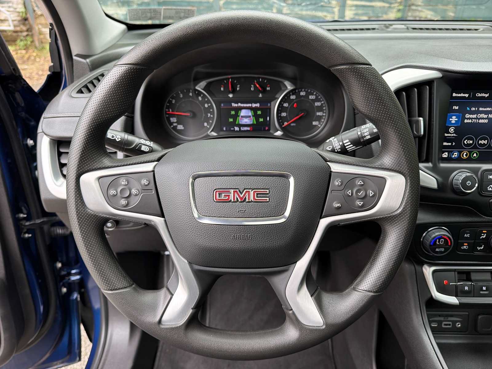 Certified 2022 GMC Terrain SLE w/ Driver Convenience Package AWD/4WD image 12
