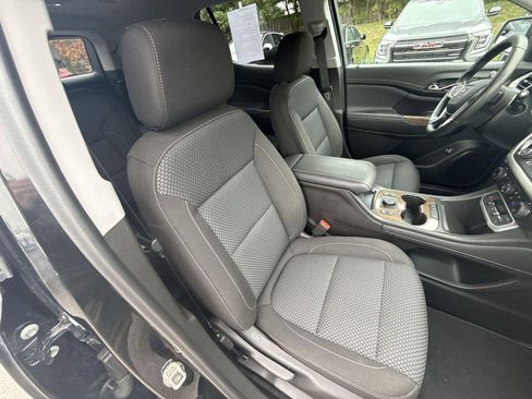 Certified 2023 GMC Acadia SLE w/ Driver Convenience Package image 31