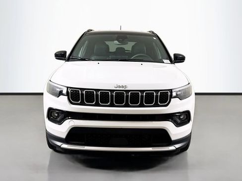 Used 2024 Jeep Compass Limited AWD/4WD image 2