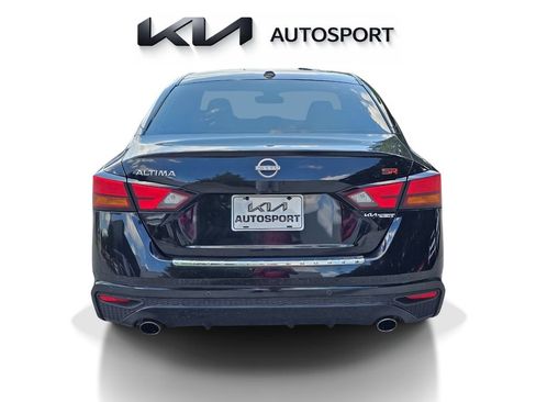 Used 2023 Nissan Altima 2.5 SR FWD image 11