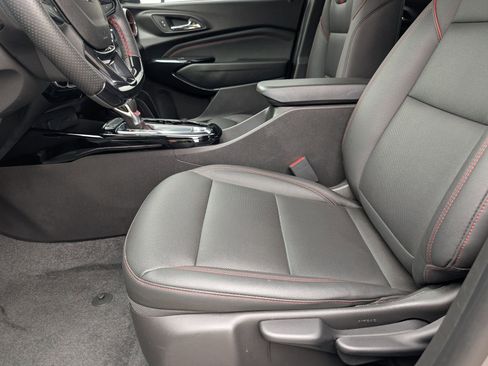 Used 2025 Chevrolet Trax RS w/ Driver Confidence Package FWD image 15