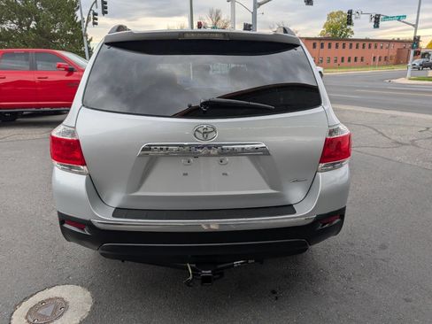 Used 2013 Toyota Highlander SE image 6