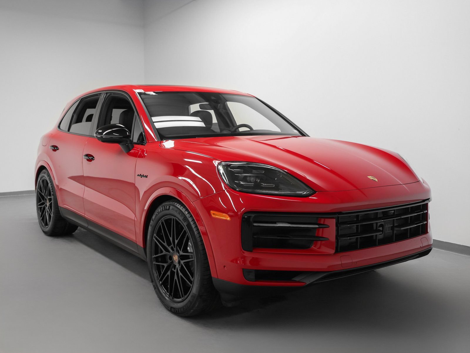 Certified 2025 Porsche Cayenne E-Hybrid AWD/4WD image 10