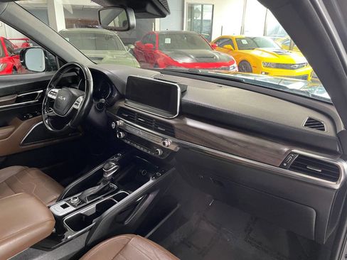 Used 2022 Kia Telluride SX w/ SX Prestige Package image 32