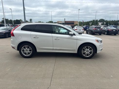 Used 2016 Volvo XC60 T6 w/ Proximity Package AWD/4WD image 4