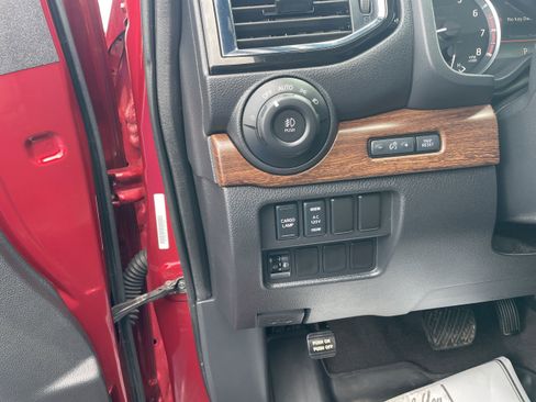 Used 2022 Nissan Titan Platinum Reserve w/ Moonroof Package image 25