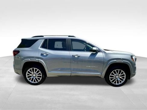 Used 2026 GMC Terrain Denali AWD/4WD image 9