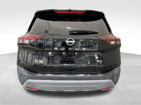Used 2022 Nissan Rogue SV image 4