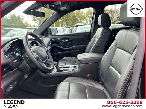 Used 2023 Chevrolet Traverse RS image 15