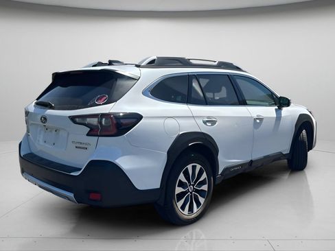 Used 2023 Subaru Outback Touring AWD/4WD image 12