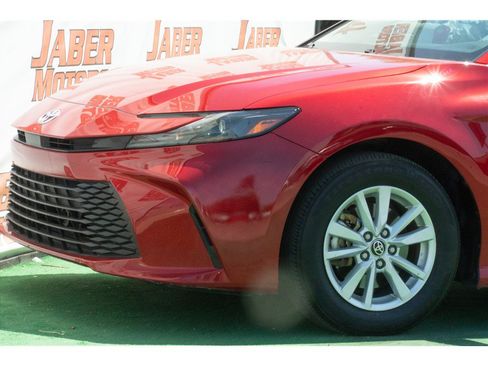 Used 2025 Toyota Camry LE FWD image 17