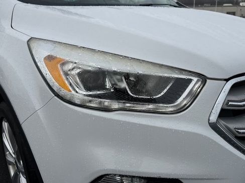 Used 2019 Ford Escape SEL image 12