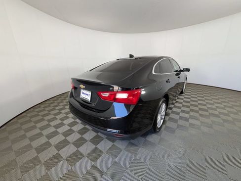 Used 2018 Chevrolet Malibu LT FWD image 3