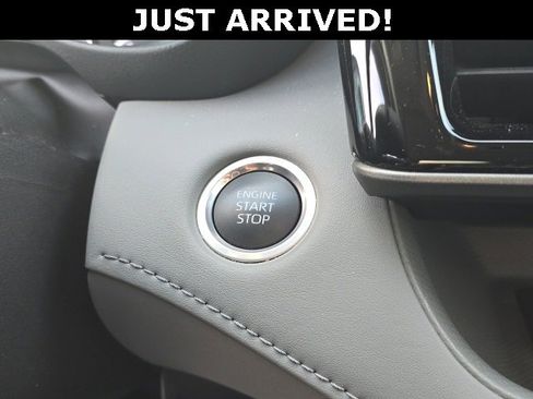 Used 2024 Toyota Highlander XLE image 17