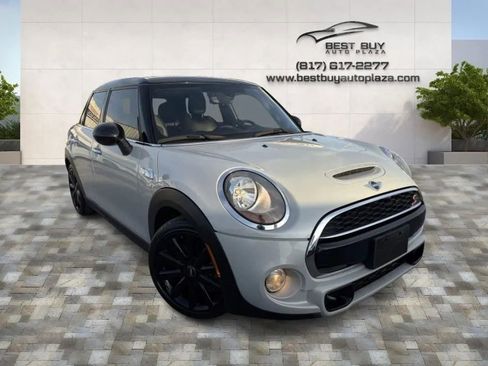 Used 2016 MINI Cooper S image 1