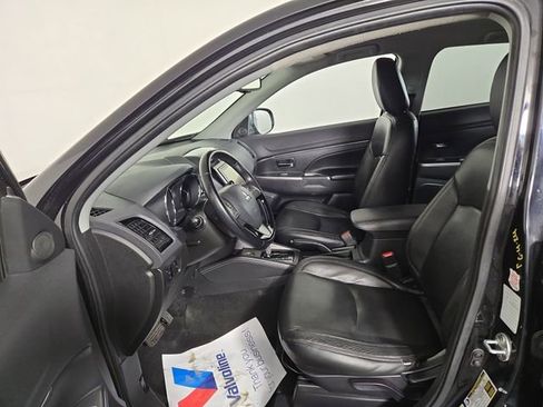 Used 2021 Mitsubishi Outlander Sport SE image 12