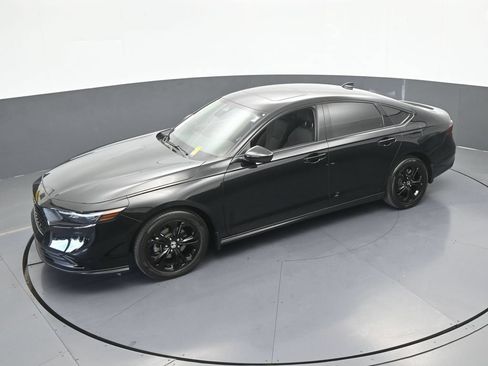 Used 2025 Honda Accord SE image 44
