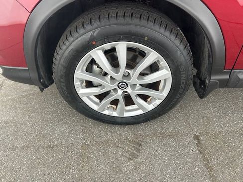 Used 2021 Nissan Rogue Sport SV FWD image 5