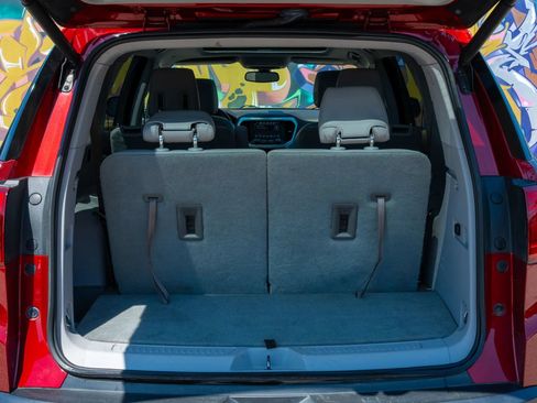 Used 2019 GMC Acadia SLT w/ LPO, Cargo Package FWD image 11