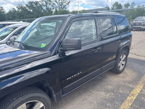 Used 2017 Jeep Patriot High Altitude AWD/4WD image 19
