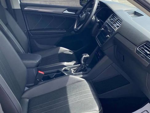 Used 2022 Volkswagen Tiguan SE image 26