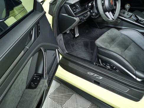 Certified 2026 Porsche 911 GT3 RWD image 8